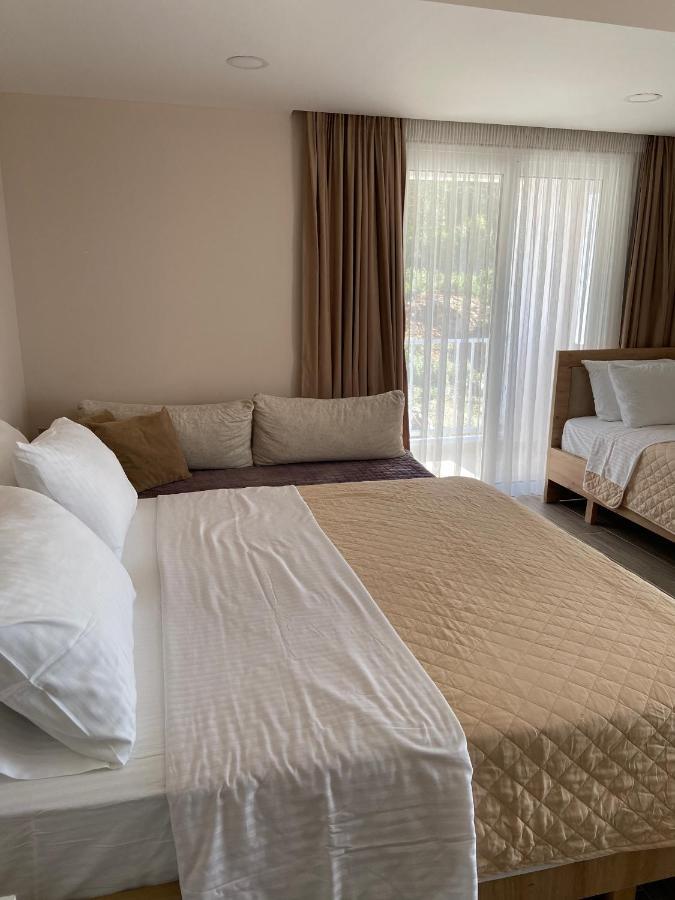 Persephone Hotel ฮีมาเรอ ภายนอก รูปภาพ